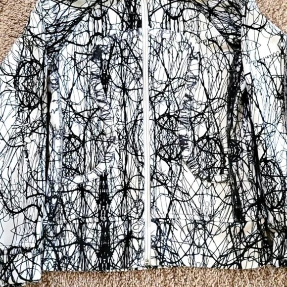 Lululemon Scuba Hoodie black white scribble print Size 6 - Picture 13 of 15